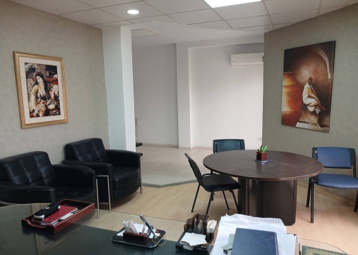 À VENDRE : bureau s+4 au Lac1. - Bien immobilier à {"id":23,"country_id":219,"name":"TUNIS","slug":"tunis"} - Agence Immobilière immo\'in