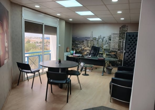 À VENDRE : bureau s+4 au Lac1.