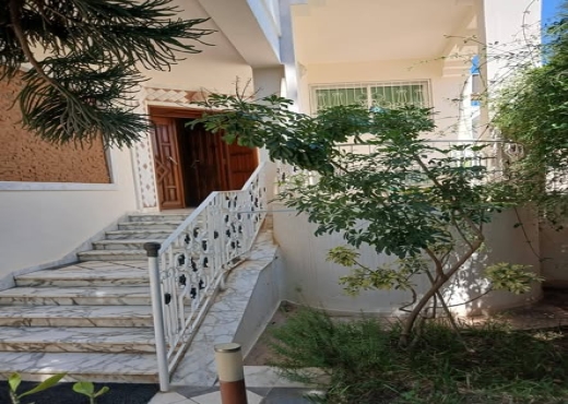 À VENDRE :Villa HS cité Ennozha Ariana
